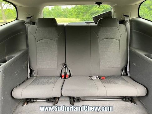 Used 2015 Chevrolet Traverse LT AWD/4WD image 38