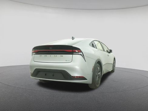 New 2026 Toyota Prius LE image 24