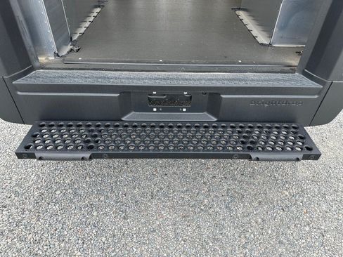 Used 2024 Chevrolet Brightdrop 400 w/ Commercial Equipment Package AWD/4WD image 22