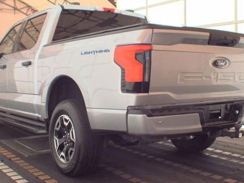 Used 2023 Ford F150 Lightning XLT AWD/4WD image 4