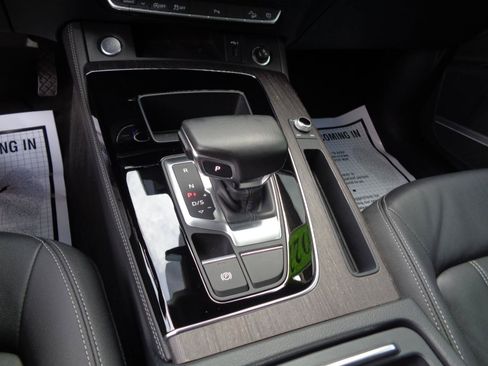 Used 2022 Audi Q5 2.0T Premium Plus w/ Premium Plus Package AWD/4WD image 11