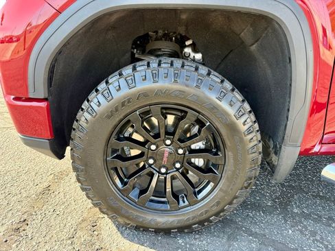 Used 2022 GMC Sierra 1500 AT4X image 16