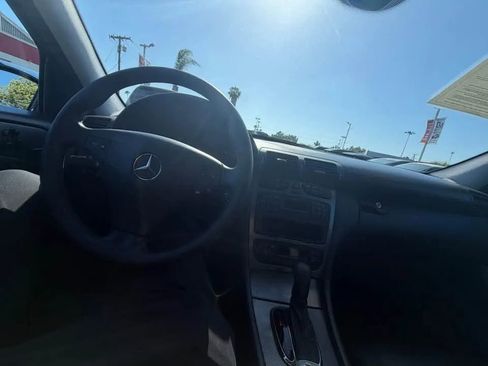 Used 2004 Mercedes-Benz C 320 Sedan image 6