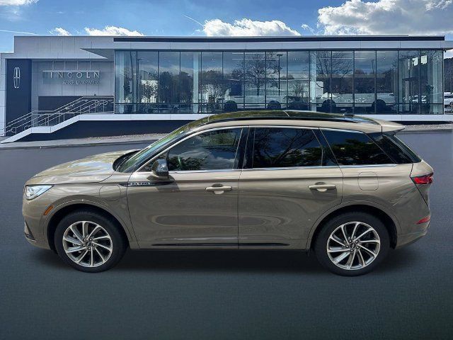 Used 2025 Lincoln Corsair Grand Touring AWD/4WD image 4