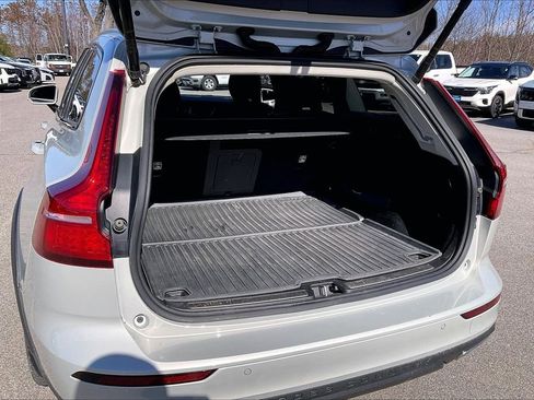 Used 2020 Volvo V60 T5 Cross Country w/ Protection Package image 35