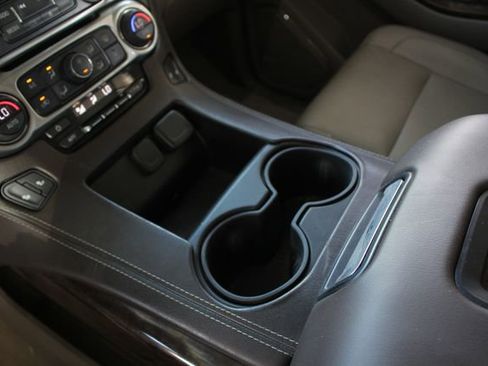 Used 2018 Chevrolet Tahoe LT image 17