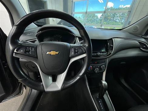 Used 2022 Chevrolet Trax LT w/ Driver Confidence Package AWD/4WD image 14