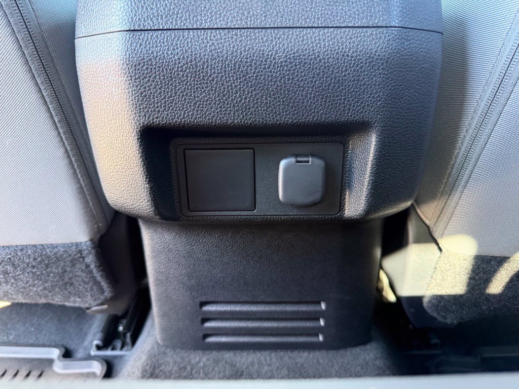 Used 2025 Toyota Tacoma SR5 AWD/4WD image 26
