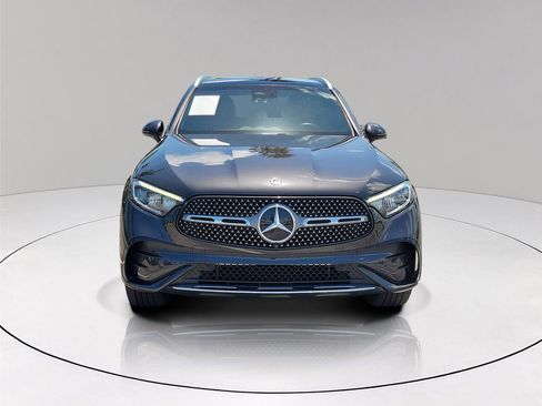 Used 2023 Mercedes-Benz GLC 300 image 2