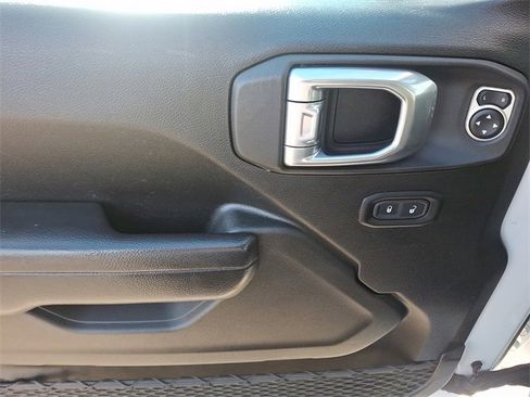 Used 2023 Jeep Gladiator Sport image 12