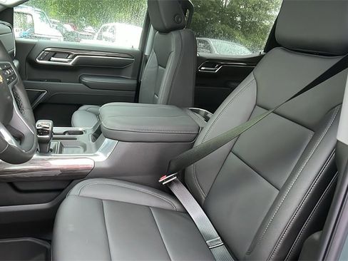 Used 2025 Chevrolet Silverado 1500 LTZ image 16