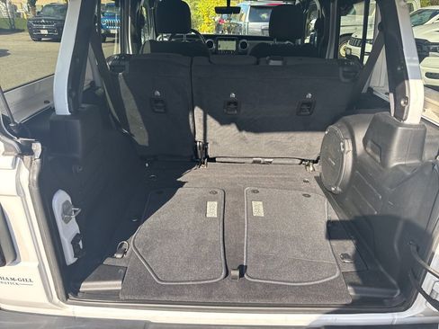 Certified 2021 Jeep Wrangler Unlimited Sahara w/ Dual Top Group image 18