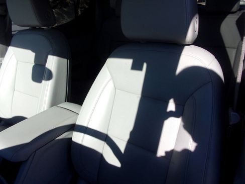 Used 2021 GMC Acadia SLT w/ Technology Package image 13