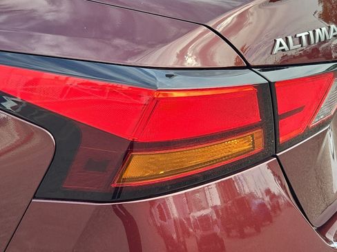 Certified 2024 Nissan Altima 2.5 SV FWD image 32