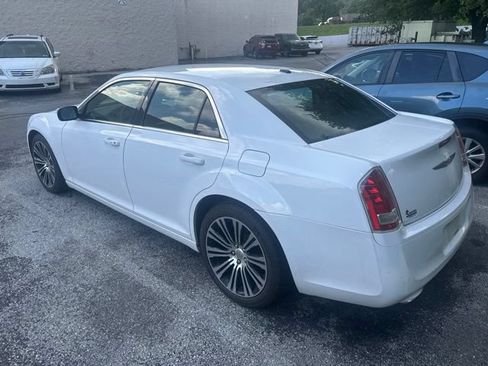 Used 2013 Chrysler 300 S RWD image 3