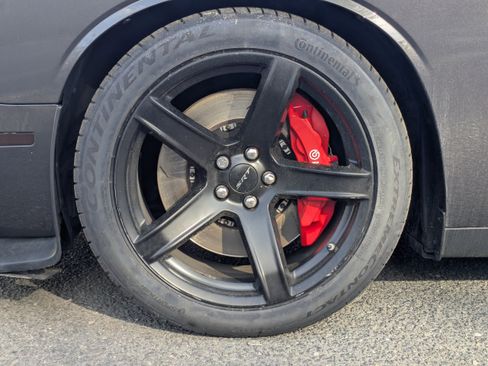 Used 2019 Dodge Challenger SRT Hellcat image 3