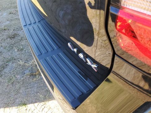 Used 2024 Ford Expedition Max XLT image 8