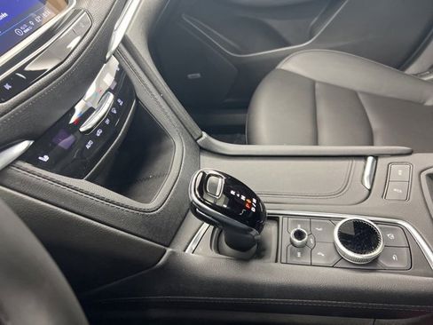 Used 2023 Cadillac XT6 Luxury image 21