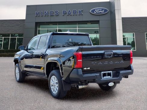 Used 2024 Toyota Tacoma SR AWD/4WD image 5