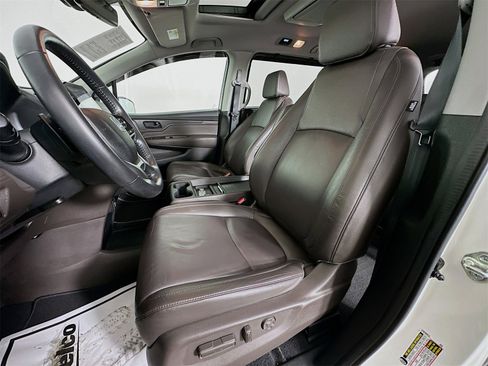 Used 2018 Honda Odyssey Touring image 21