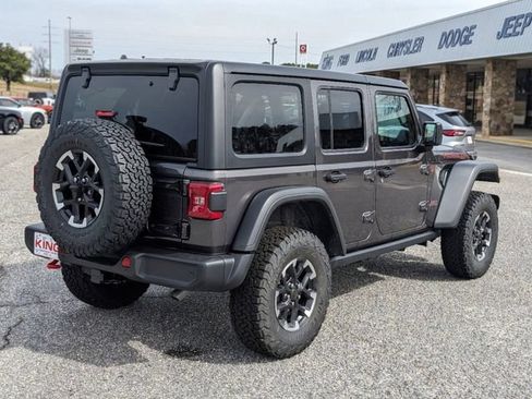 Used 2024 Jeep Wrangler Unlimited Rubicon w/ Technology Group AWD/4WD image 6