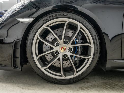 Used 2023 Porsche 718 Boxster Spyder RWD image 9