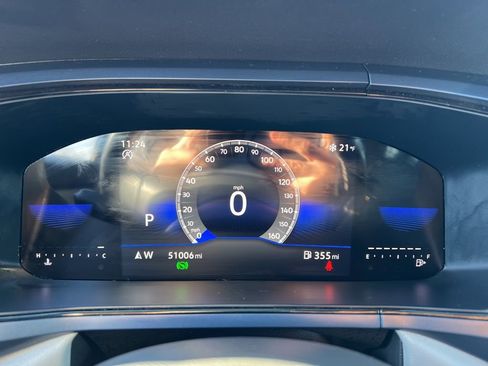 Used 2024 Volkswagen Taos SE image 11