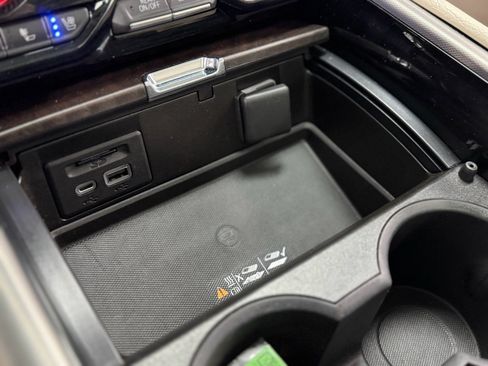 Used 2021 GMC Yukon Denali w/ Denali Premium Package image 30