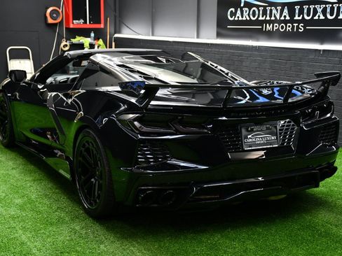 Used 2024 Chevrolet Corvette Stingray Preferred Cpe w/ Z51 Performance Package RWD image 12