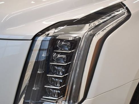 Used 2017 Cadillac Escalade ESV Premium Luxury AWD/4WD image 15