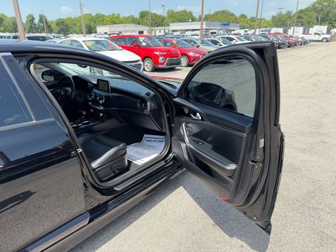 Used 2019 Kia Stinger Premium AWD/4WD image 9