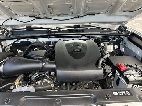 Used 2019 Toyota Tacoma SR5 RWD image 33