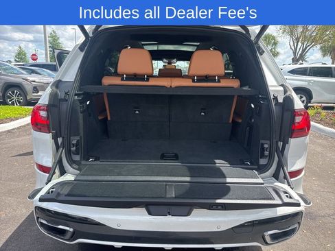 Used 2022 BMW X7 xDrive40i w/ M Sport Package AWD/4WD image 14