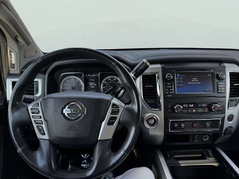 Used 2017 Nissan Titan SL image 29