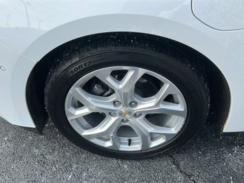 Used 2018 Chevrolet Volt Premier image 30