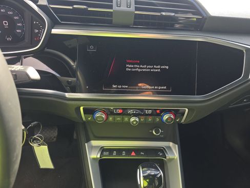 Used 2025 Audi Q3 2.0T Premium image 14