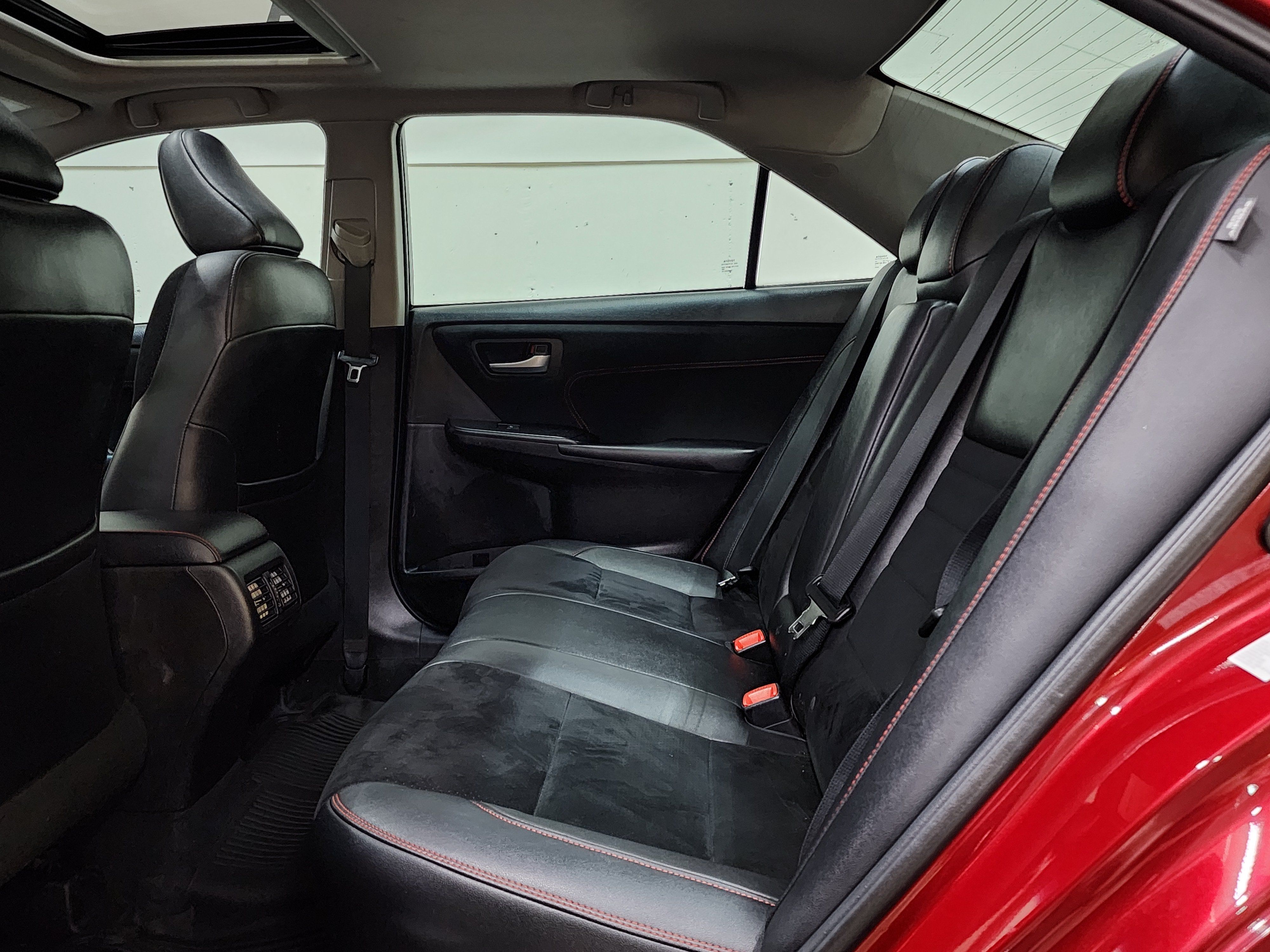 Used 2016 Toyota Camry XSE w/ Moonroof Package FWD image 17