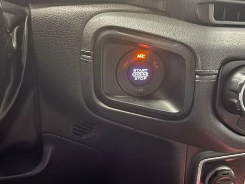 Used 2024 Jeep Wrangler Unlimited Rubicon w/ Technology Group AWD/4WD image 28