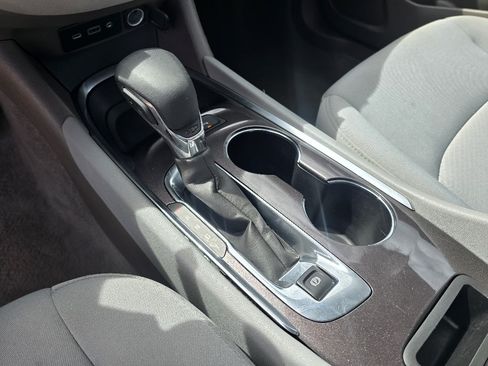 Used 2022 Chevrolet Malibu LT FWD image 19
