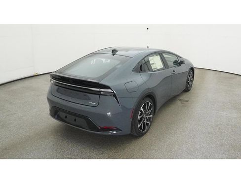 New 2026 Toyota Prius Plug-In Hybrid FWD image 8