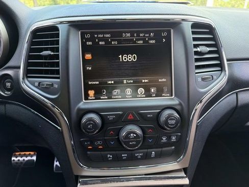 Used 2016 Jeep Grand Cherokee Limited w/ Luxury Group II AWD/4WD image 28
