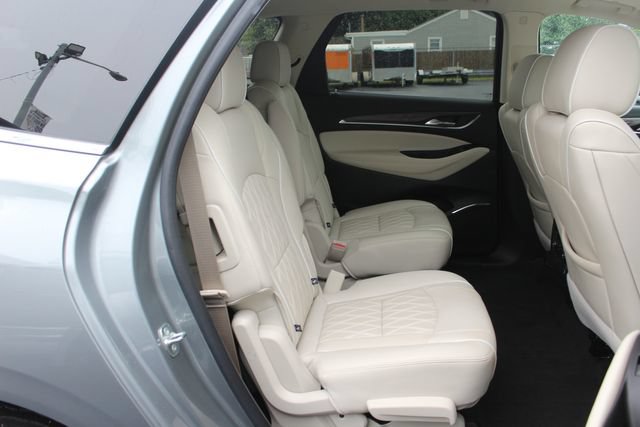Used 2024 Buick Enclave Avenir w/ Avenir Technology Package AWD/4WD image 9