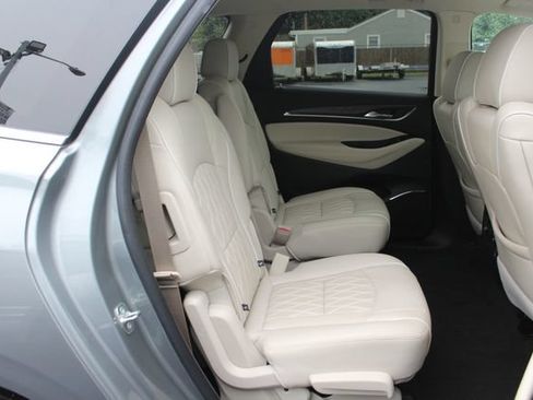 Used 2024 Buick Enclave Avenir w/ Avenir Technology Package AWD/4WD image 9