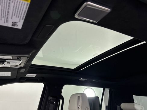 Used 2025 Cadillac Escalade ESV Sport Platinum image 25