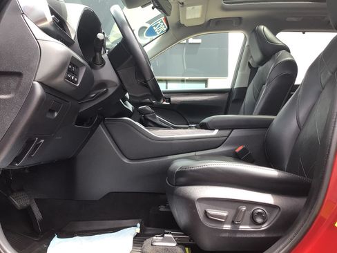 Used 2021 Toyota Highlander Platinum AWD/4WD image 7