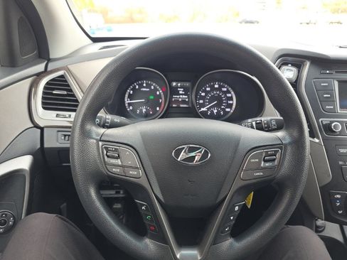 Used 2017 Hyundai Santa Fe Sport image 18