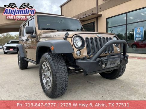 Used 2015 Jeep Wrangler Unlimited Rubicon w/ Connectivity Group AWD/4WD image 1