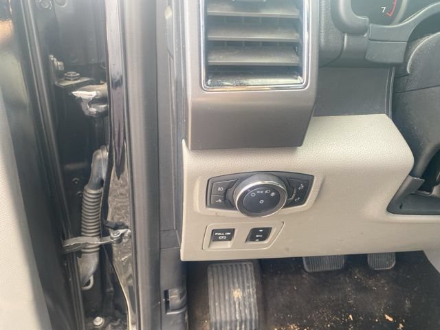 Used 2020 Ford F150 XLT w/ Equipment Group 302A Luxury AWD/4WD image 19