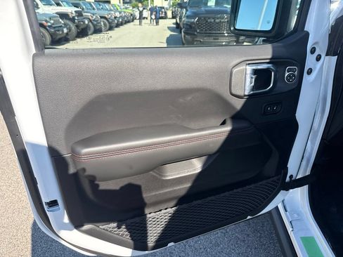 New 2026 Jeep Wrangler Unlimited Rubicon 392 w/ Quick Order Package 27X Moab AWD/4WD image 18
