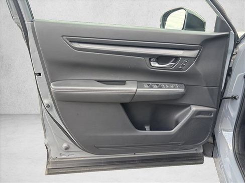 Used 2025 Honda CR-V Sport-L image 11